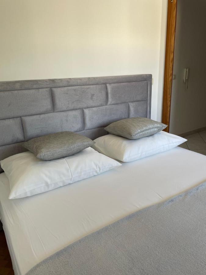 Apartments Vip Split Buitenkant foto