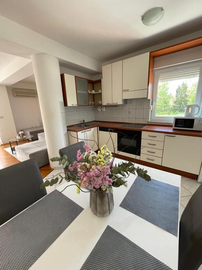 Apartments Vip Split Buitenkant foto